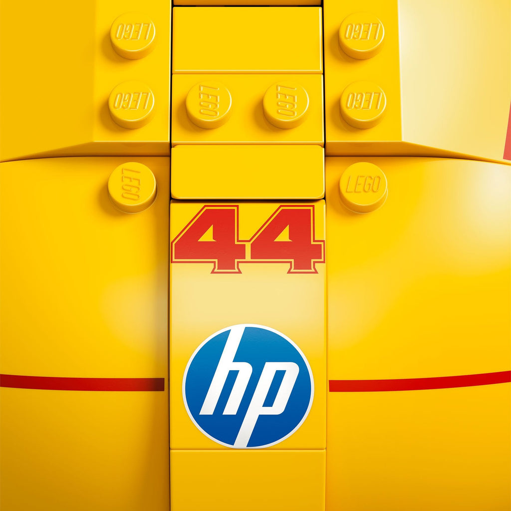 Scuderia Ferrari F1 LEGO® Lewis Hamilton Helmet Set