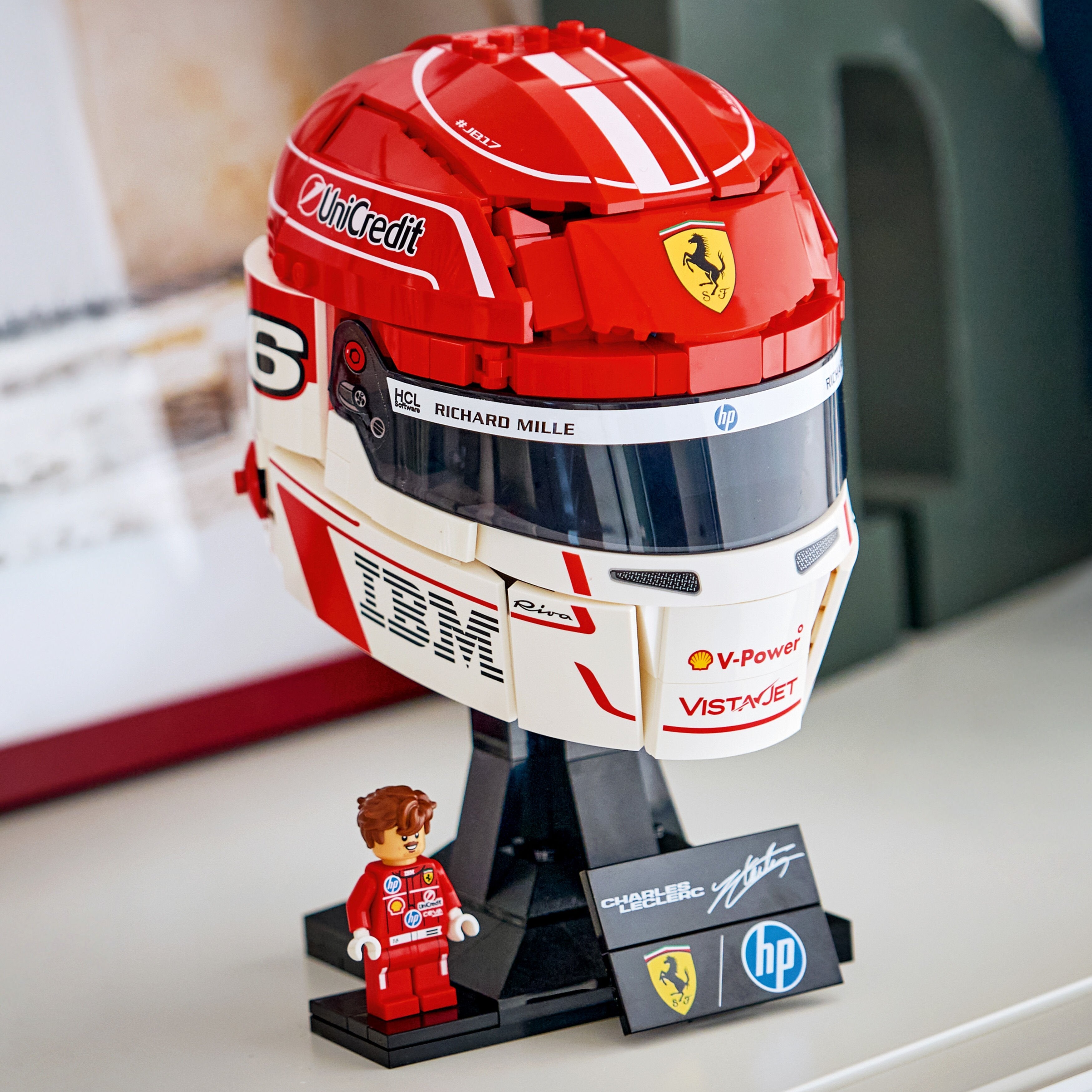 Scuderia Ferrari F1 LEGO® Charles Leclerc Helmet Set