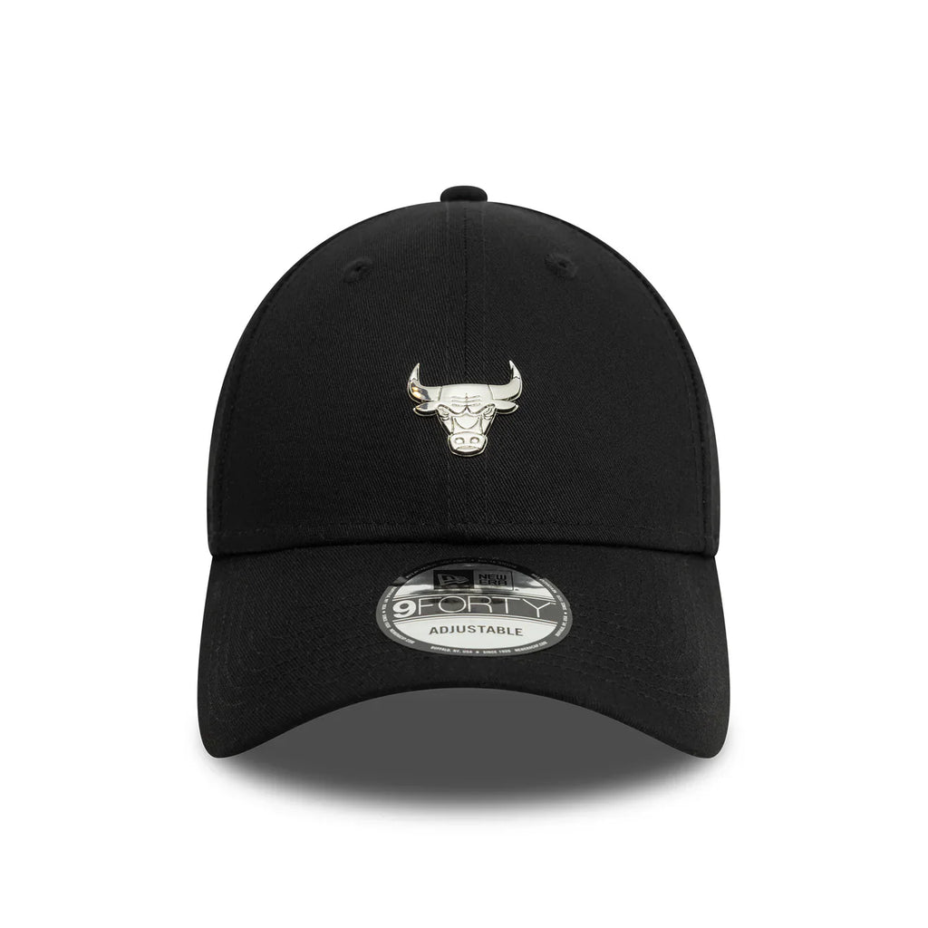 New Era Chicago Bulls Metallic Pin Black 9FORTY Adjustable Cap - Cap On