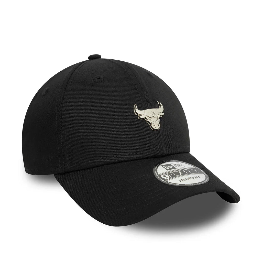 New Era Chicago Bulls Metallic Pin Black 9FORTY Adjustable Cap - Cap On