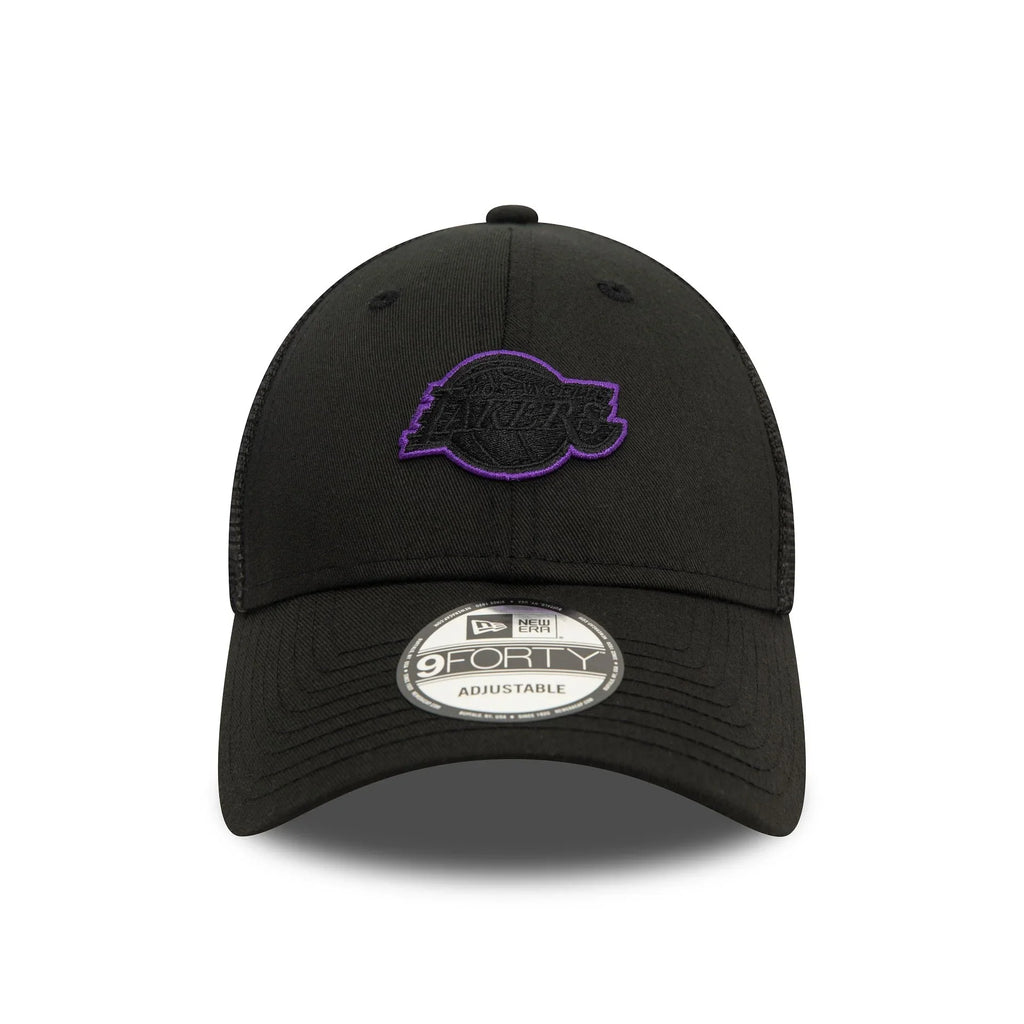 New Era LA Lakers Home Field Black 9FORTY Adjustable Trucker Cap - Cap On