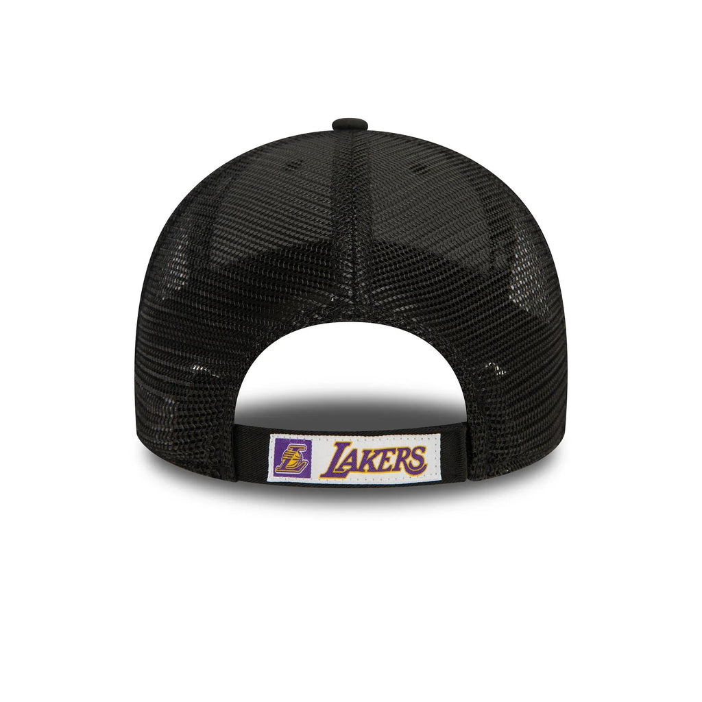 New Era LA Lakers Home Field Black 9FORTY Adjustable Trucker Cap - Cap On
