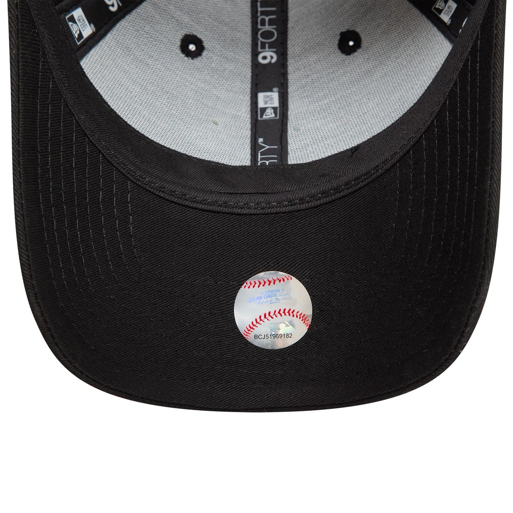 New Era New York Yankees MLB Icon Black 9FORTY Adjustable Cap - Cap On