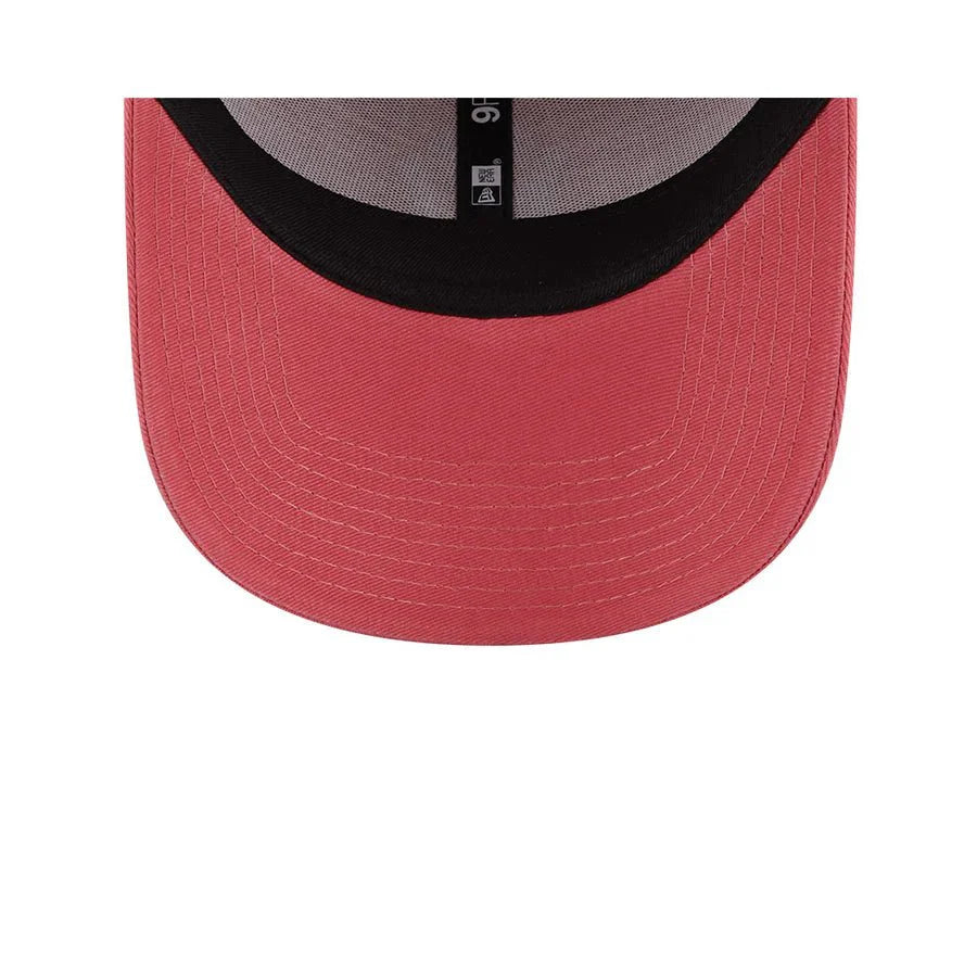 New Era New York Yankees MLB League Essentials 9FORTY Strapback - Cap On