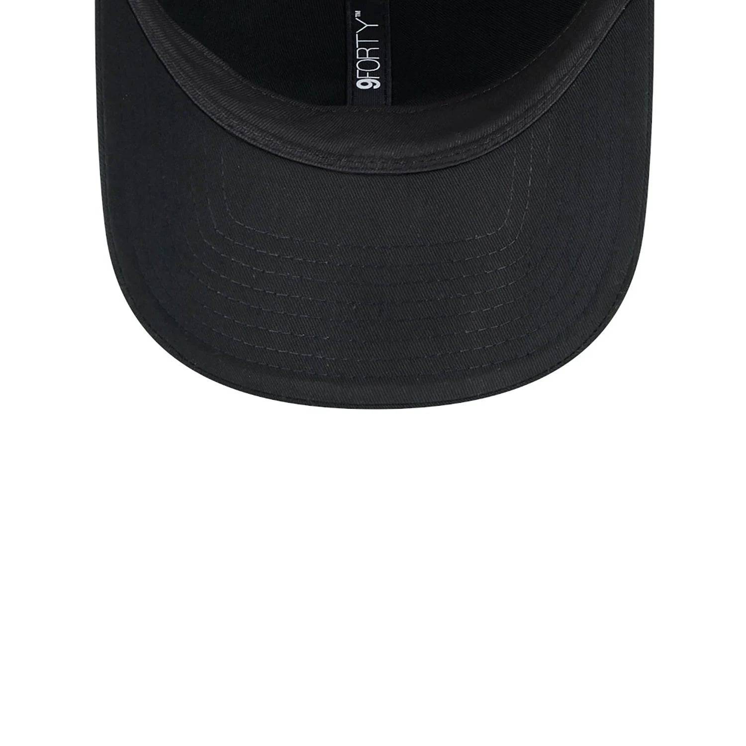 New Era New York Yankees Pin Logo Black 9FORTY Adjustable Cap - Cap On