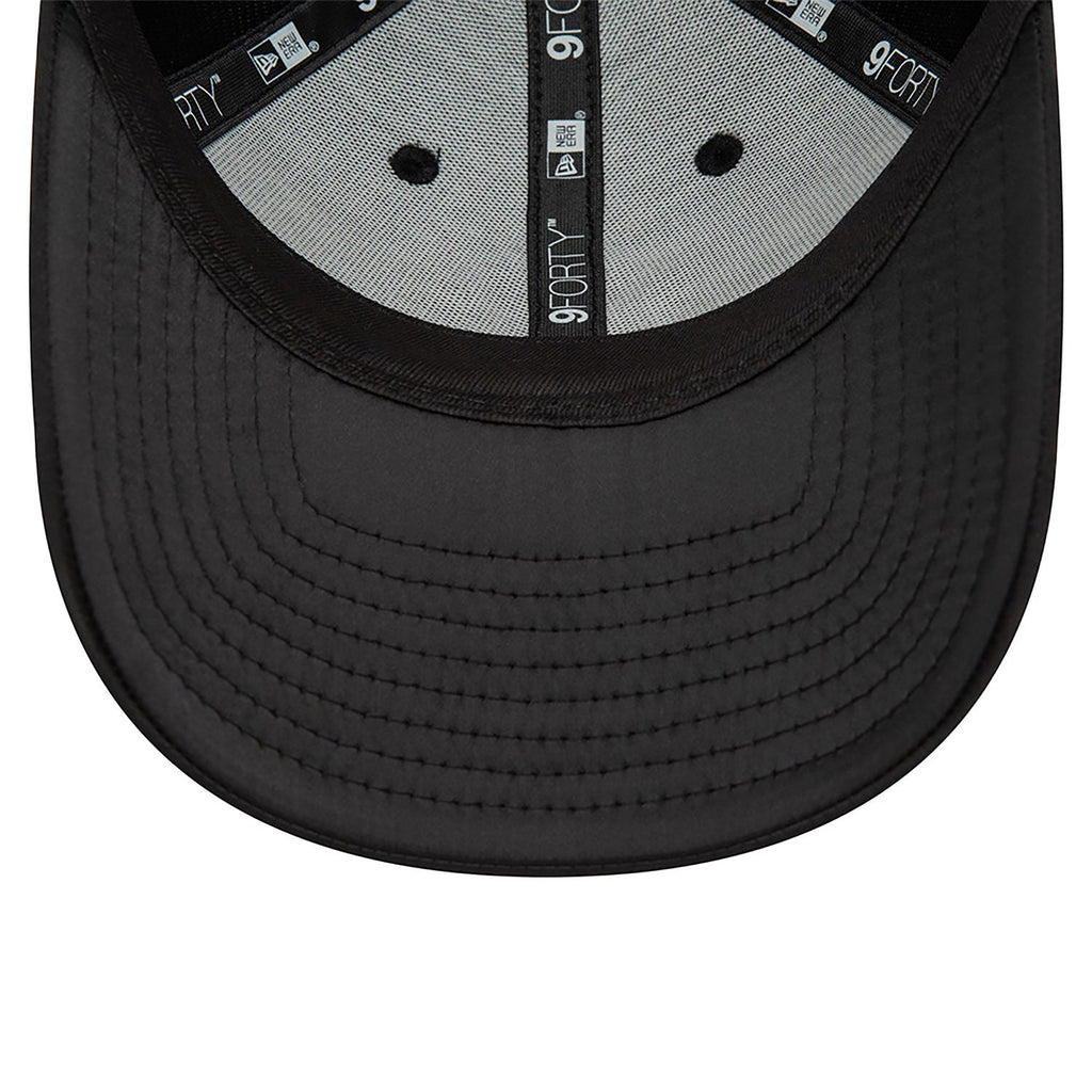 New Era New York Yankees Women's Satin Black 9FORTY Adjustable Cap - Cap On