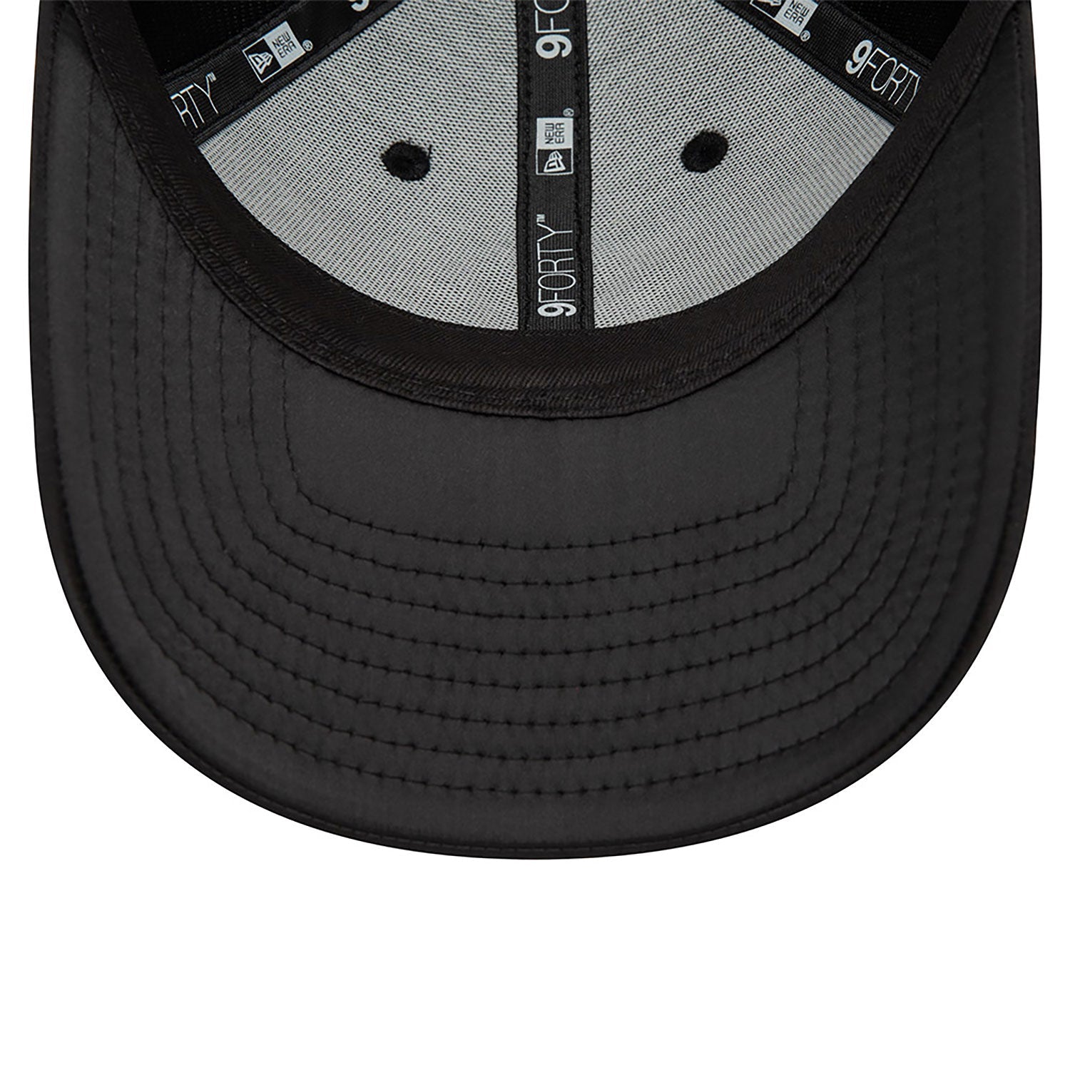 New Era New York Yankees Women's Satin Black 9FORTY Adjustable Cap - Cap On