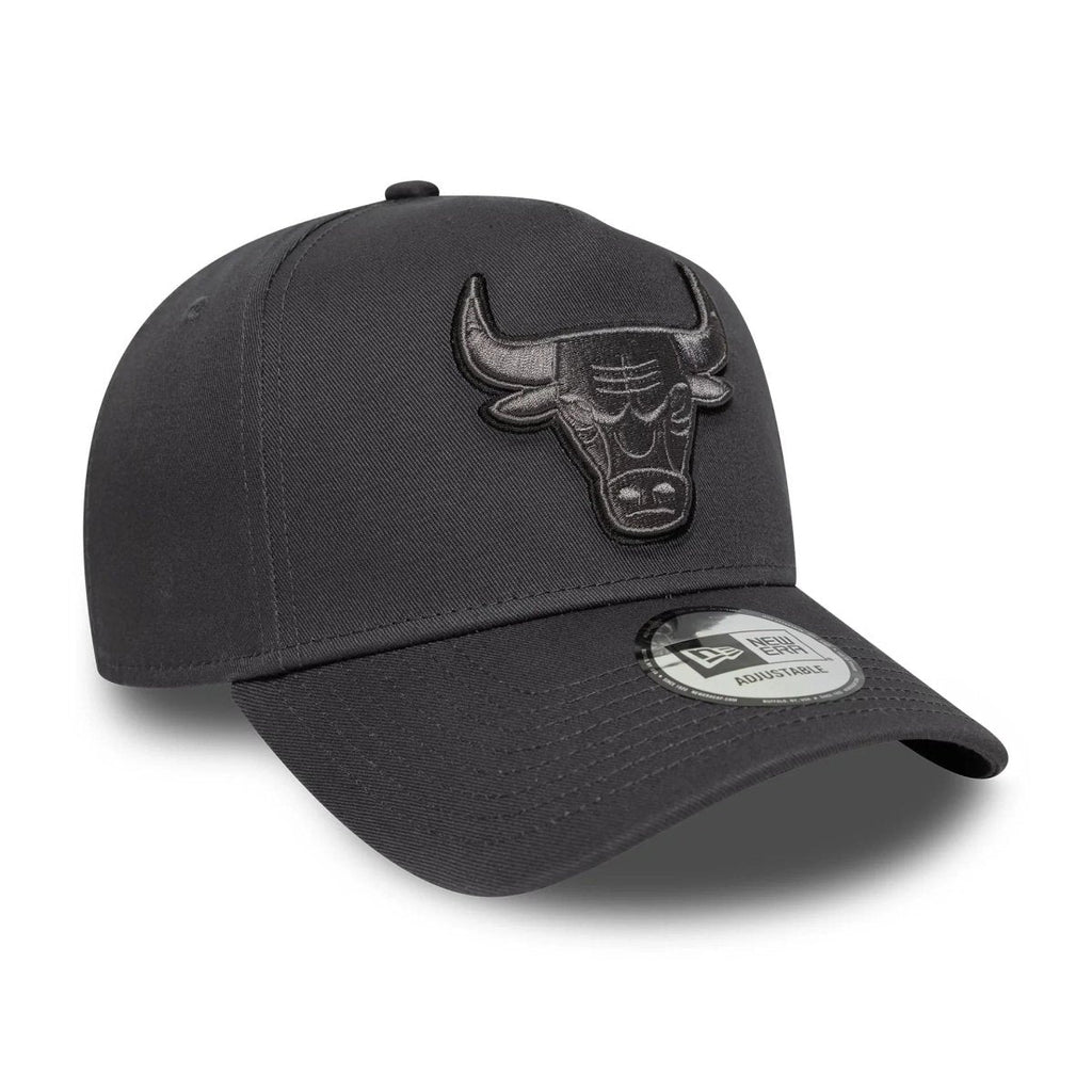 New Era Chicago Bulls Team Outline Dark Grey 9FORTY E-Frame Adjustable Cap