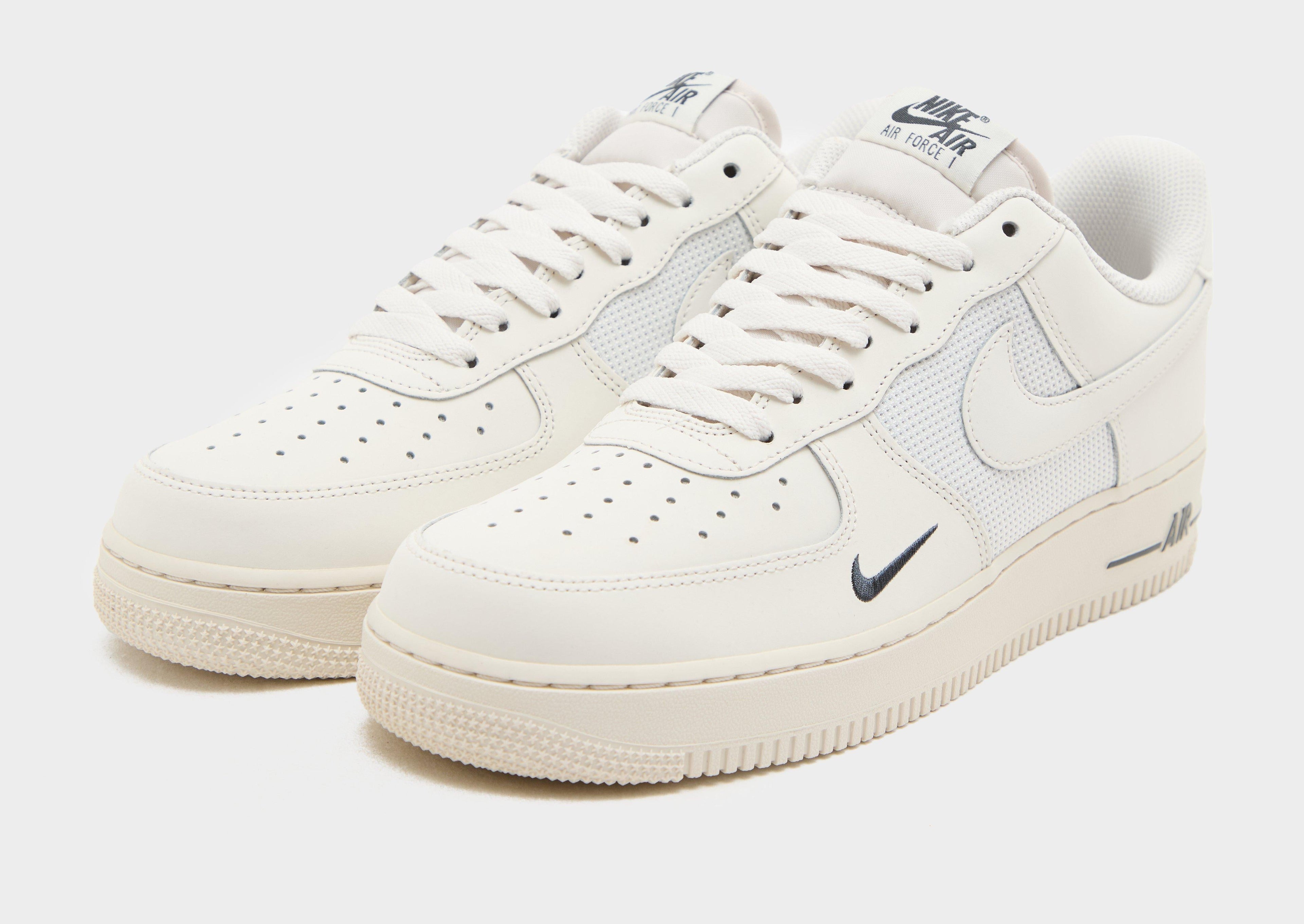 Nike White Nike Air Force 1 '07 LV8