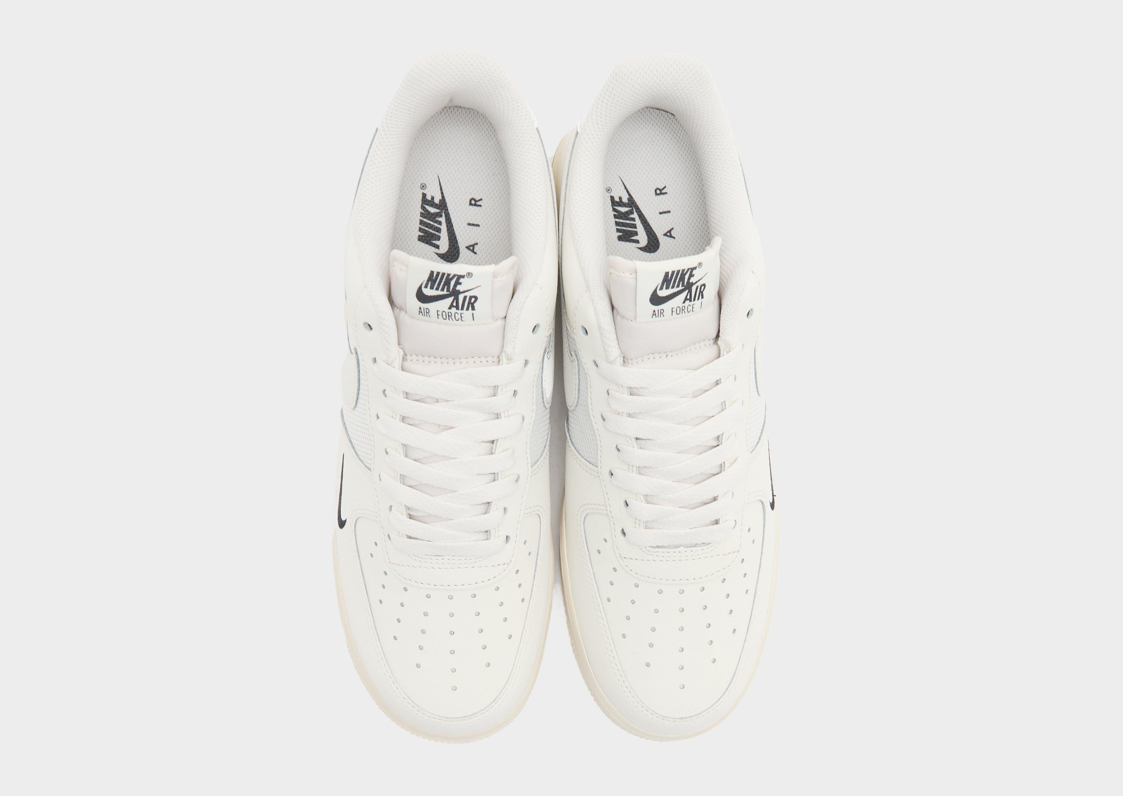 Nike White Nike Air Force 1 '07 LV8