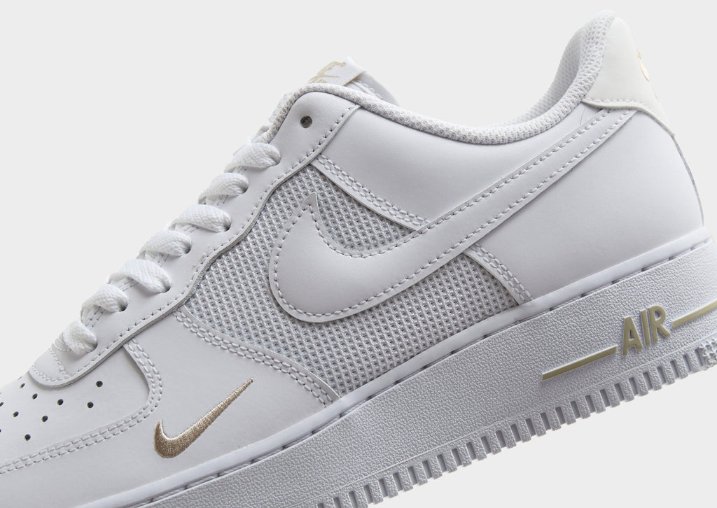 Nike White Nike Air Force 1 '07 LV8