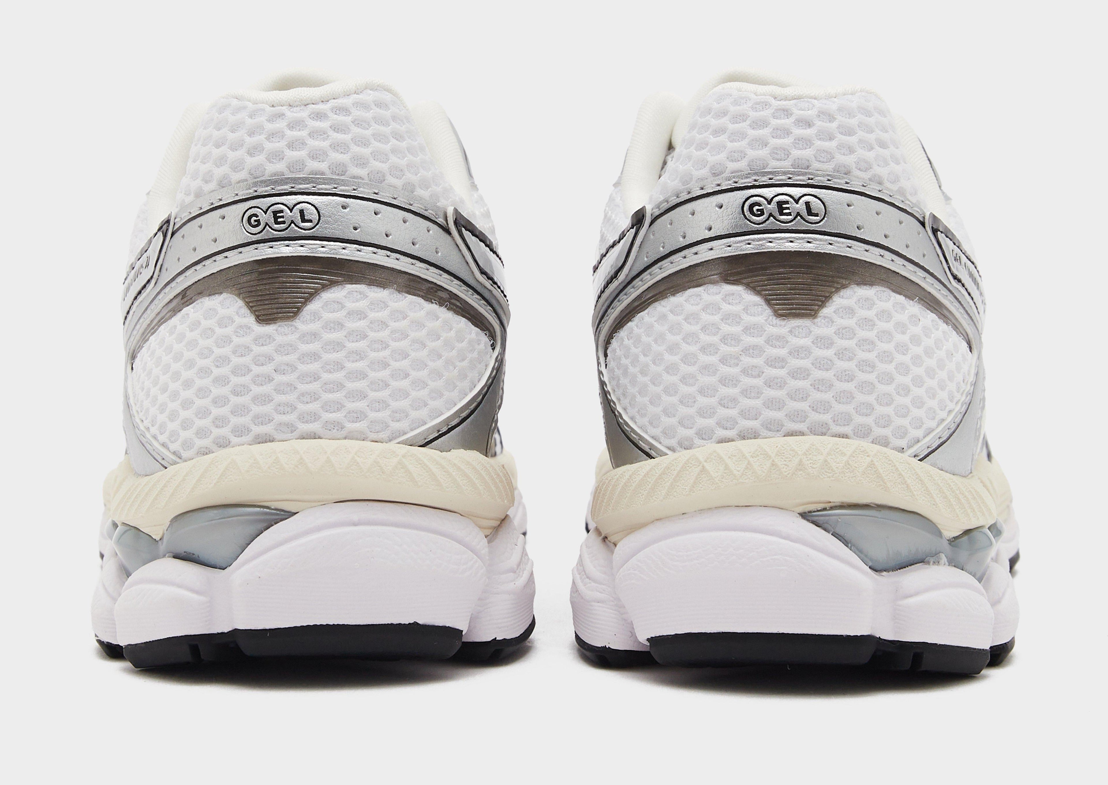 White ASICS GEL-CUMULUS 16 Women's