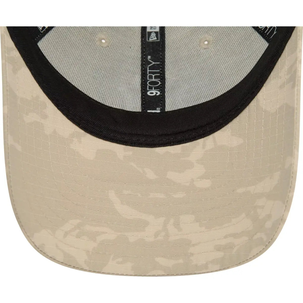 New Era New York Yankees Essential Camo 9FORTY Cap - Cap On