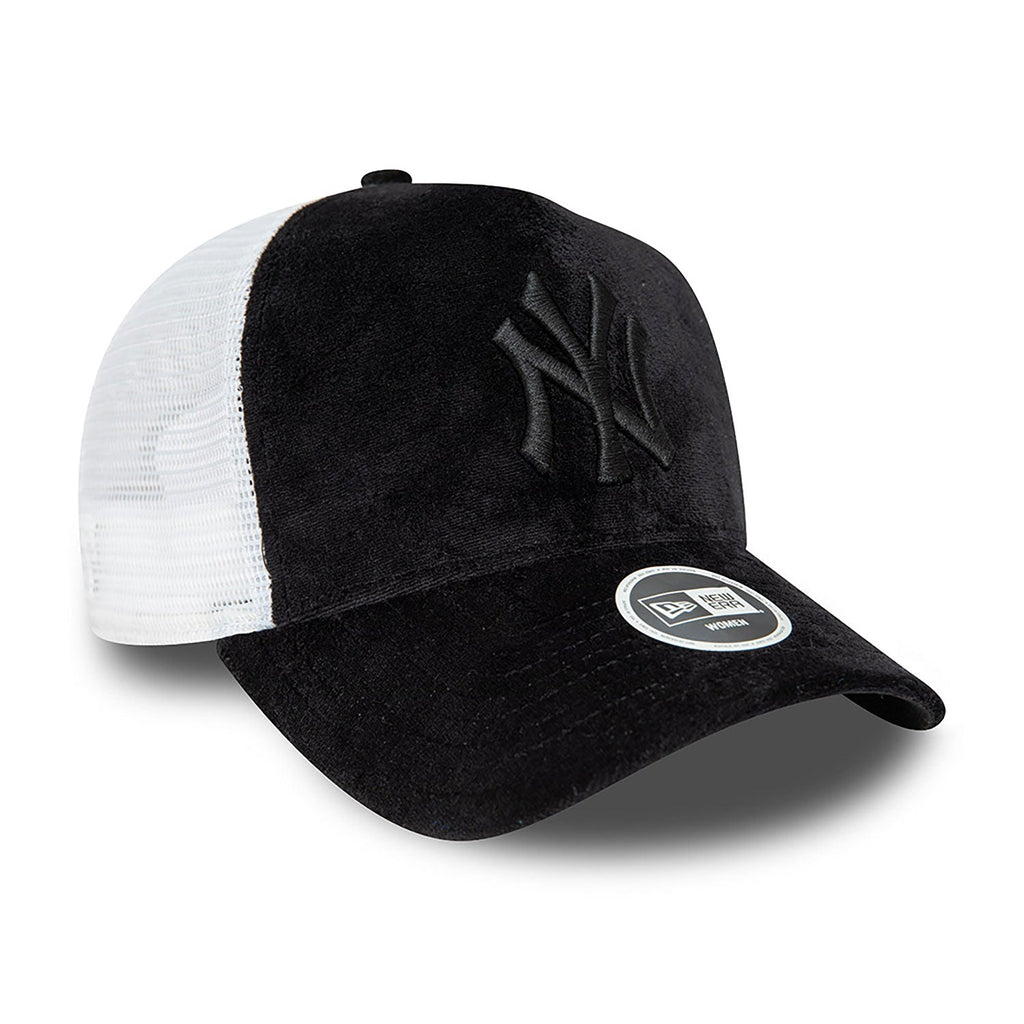 New Era New York Yankees Womens Velour Black A-Frame Trucker Cap - Cap On